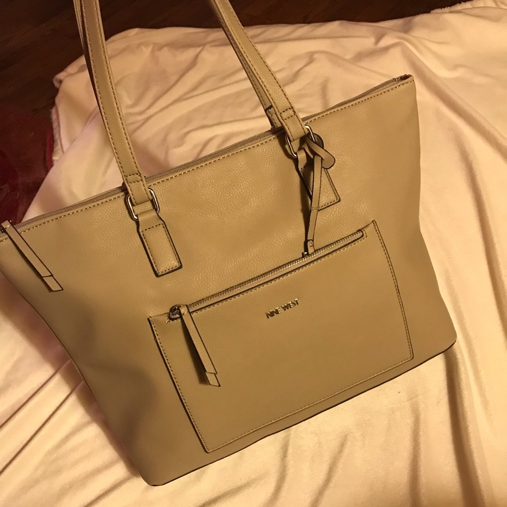 NWT Brand new Nine West Tote bag🌸